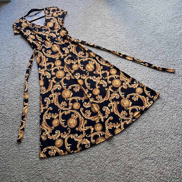 ✨Arabella Maxi Dress✨ - Picture 8 of 13